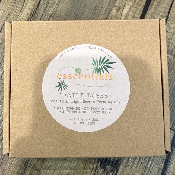 NEW Perfume Set of 4 Vegan Esscentials - Picture 2 of 3